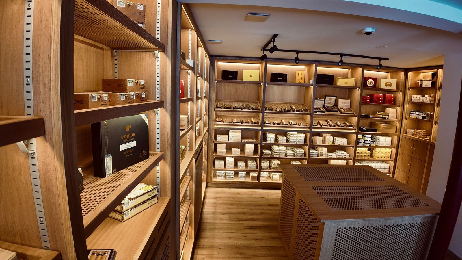 Walk-in humidor at La Casa del Habano Samnaun